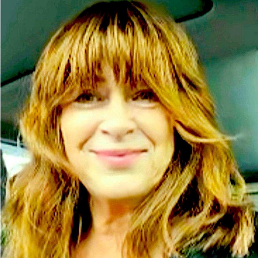Meet your Posher, Debbie